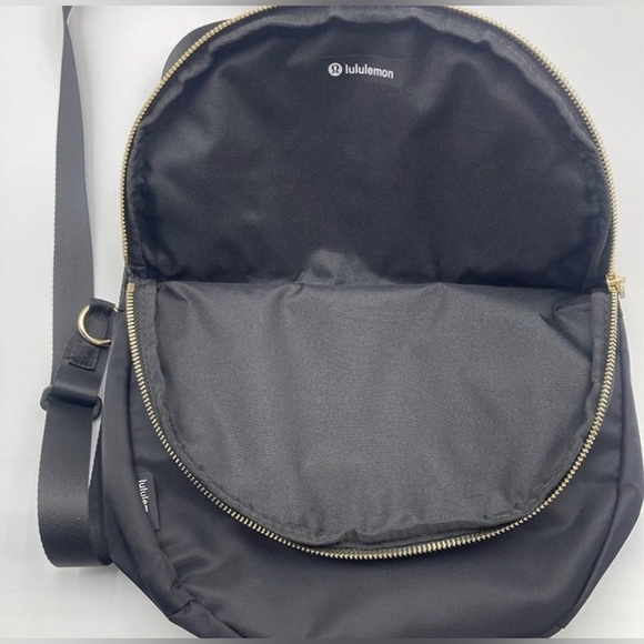 Lululemon All Night Festival Bag 5L Gold Hardware NWT - Picture 3 of 6